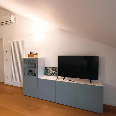 Comfy And Cozy Apartment
